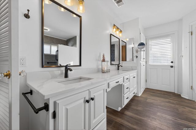 6003 Brook Falls, Windcrest, TX 78239