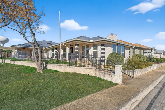 6003 Brook Falls, Windcrest, TX 78239