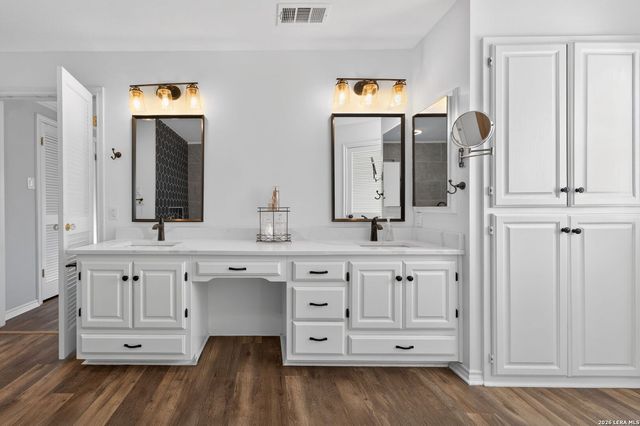 6003 Brook Falls, Windcrest, TX 78239