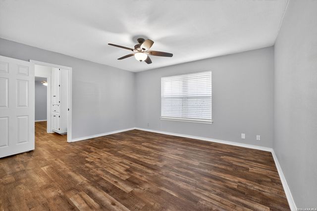 6003 Brook Falls, Windcrest, TX 78239