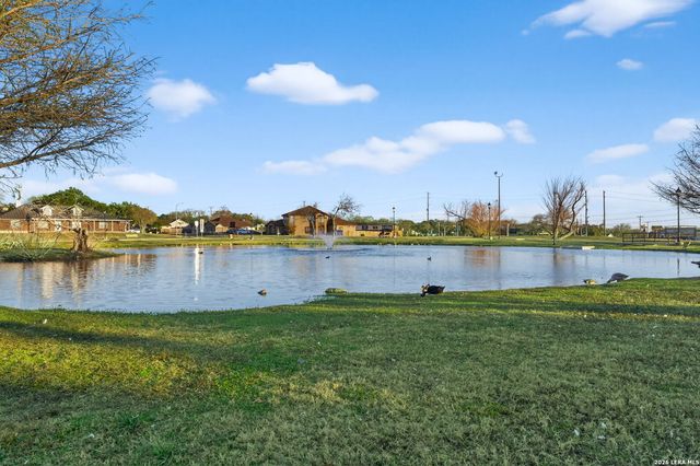 6003 Brook Falls, Windcrest, TX 78239