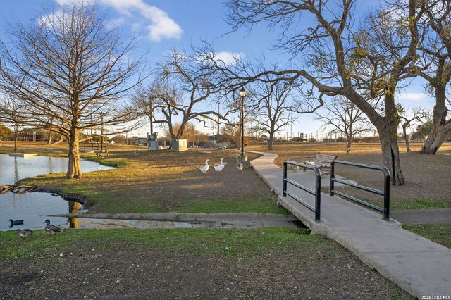 6003 Brook Falls, Windcrest, TX 78239