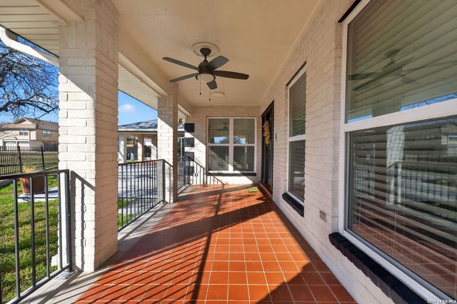 6003 Brook Falls, Windcrest, TX 78239