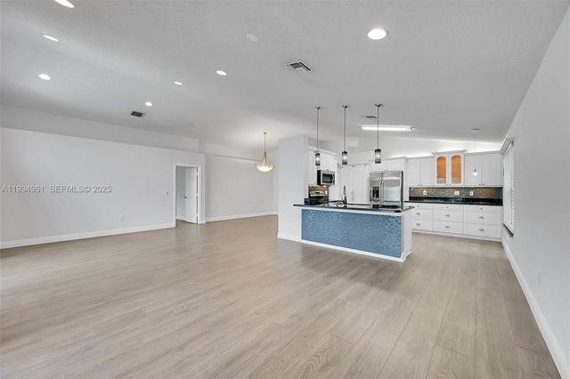 5382 NW 120th Ave, Coral Springs, FL 33076