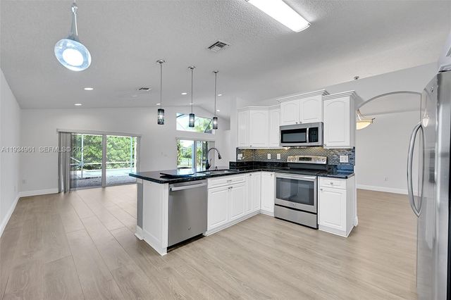 5382 NW 120th Ave, Coral Springs, FL 33076