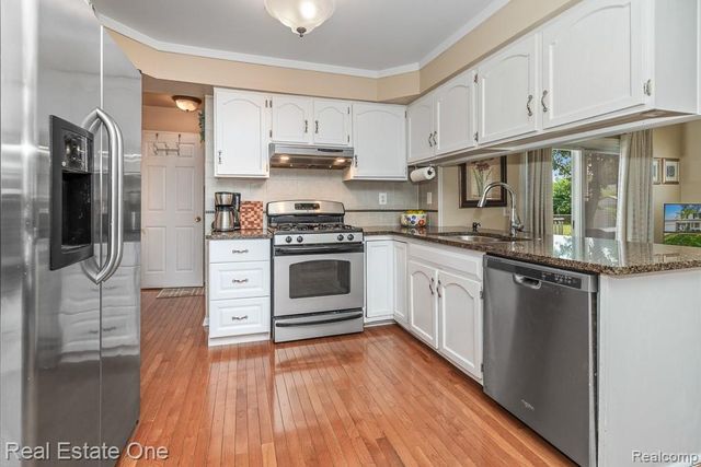 13758 Charrington Drive, Sterling Heights, MI 48313