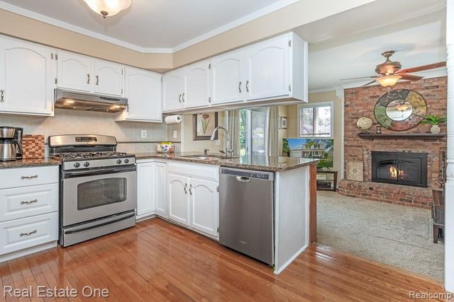 13758 Charrington Drive, Sterling Heights, MI 48313