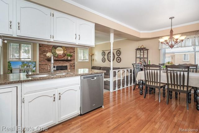 13758 Charrington Drive, Sterling Heights, MI 48313