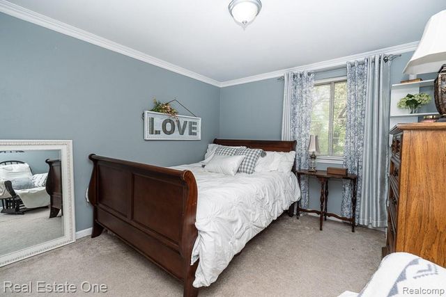 13758 Charrington Drive, Sterling Heights, MI 48313