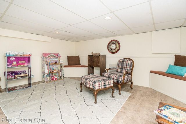 13758 Charrington Drive, Sterling Heights, MI 48313