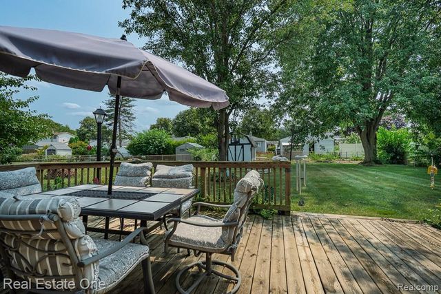 13758 Charrington Drive, Sterling Heights, MI 48313