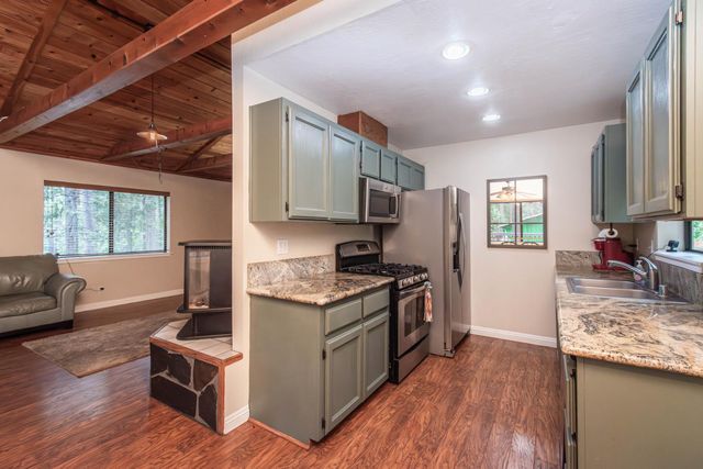 5027 Golden Ct, Pollock Pines, CA 95726