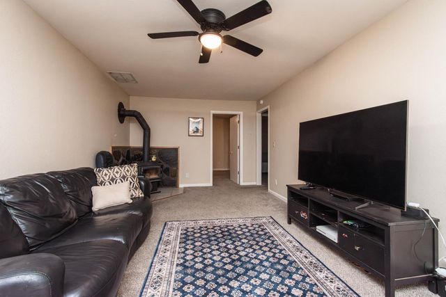 5027 Golden Ct, Pollock Pines, CA 95726
