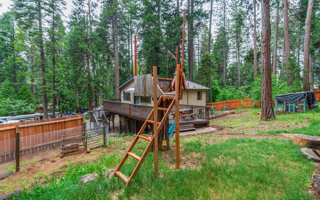 5027 Golden Ct, Pollock Pines, CA 95726