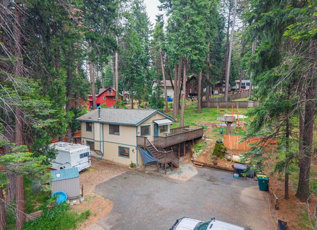 5027 Golden Ct, Pollock Pines, CA 95726