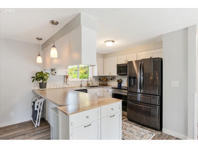 18741 ALLEGHENY Dr, Oregon City, OR 97045