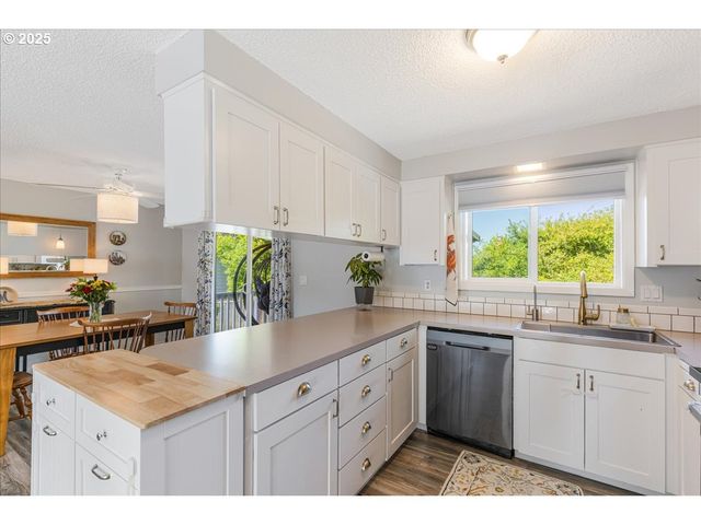 18741 ALLEGHENY Dr, Oregon City, OR 97045