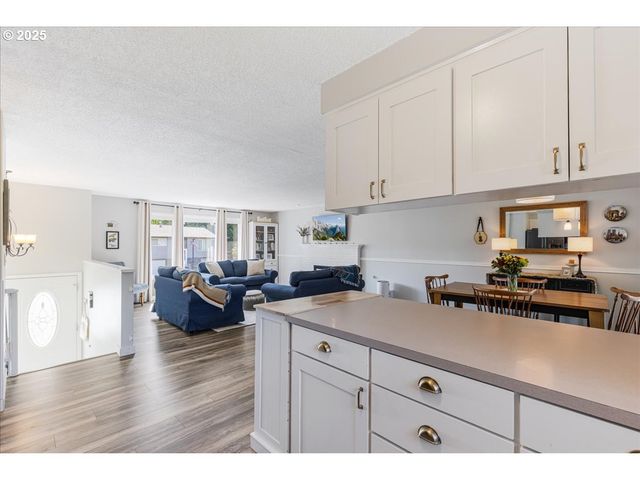 18741 ALLEGHENY Dr, Oregon City, OR 97045