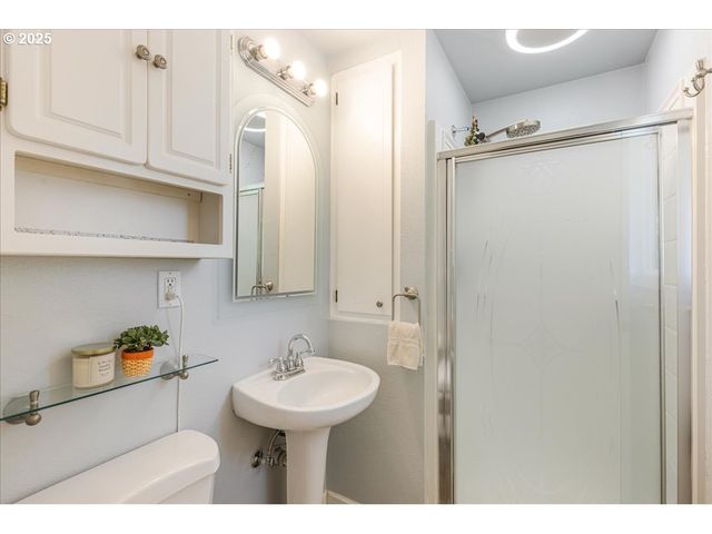 18741 ALLEGHENY Dr, Oregon City, OR 97045