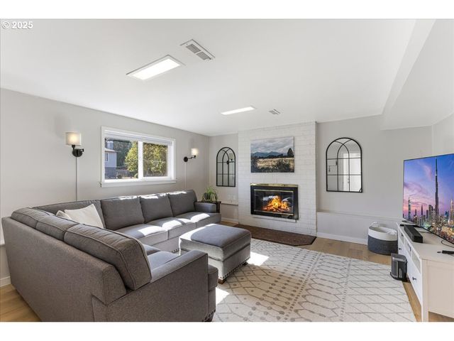 18741 ALLEGHENY Dr, Oregon City, OR 97045