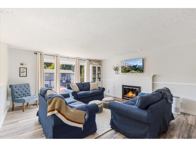 18741 ALLEGHENY Dr, Oregon City, OR 97045