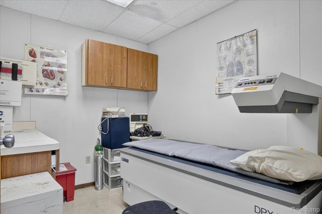 9600 Dexter Avenue, Detroit, MI 48206