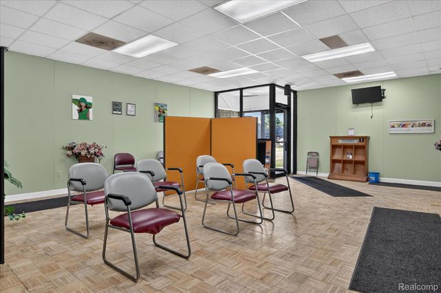 9600 Dexter Avenue, Detroit, MI 48206