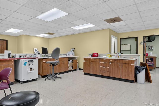 9600 Dexter Avenue, Detroit, MI 48206