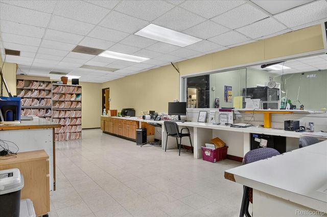 9600 Dexter Avenue, Detroit, MI 48206