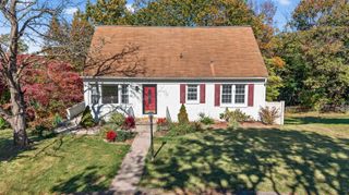 19 N LYNNHAVEN DR, Staunton, VA 24401