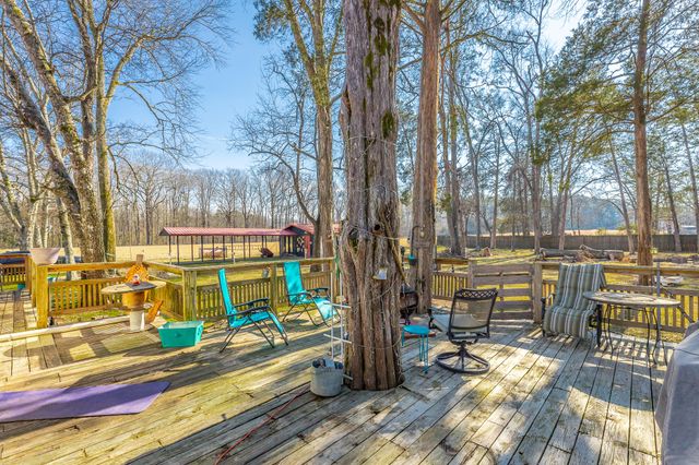 2582 E Valley Road, Jasper, TN 37347
