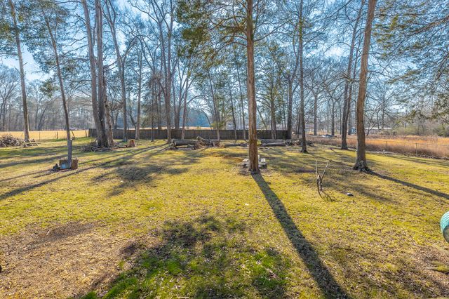2582 E Valley Road, Jasper, TN 37347