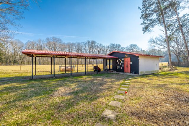 2582 E Valley Road, Jasper, TN 37347