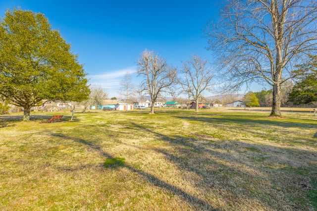 2582 E Valley Road, Jasper, TN 37347