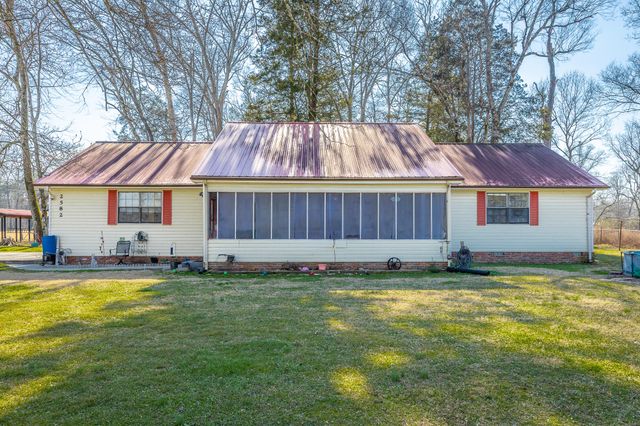 2582 E Valley Road, Jasper, TN 37347