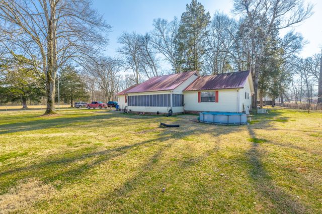 2582 E Valley Road, Jasper, TN 37347