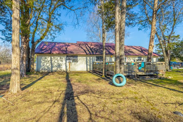 2582 E Valley Road, Jasper, TN 37347