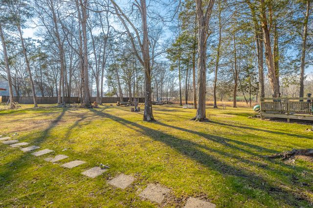 2582 E Valley Road, Jasper, TN 37347