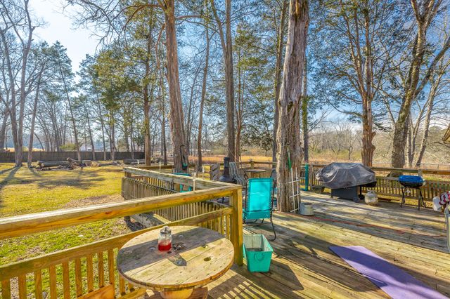 2582 E Valley Road, Jasper, TN 37347