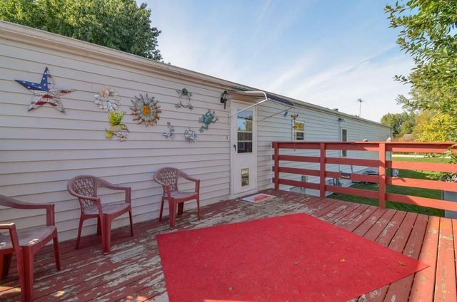 886 LILLY ROAD, Little Suamico, WI 54141