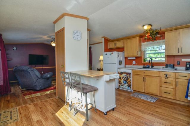 886 LILLY ROAD, Little Suamico, WI 54141