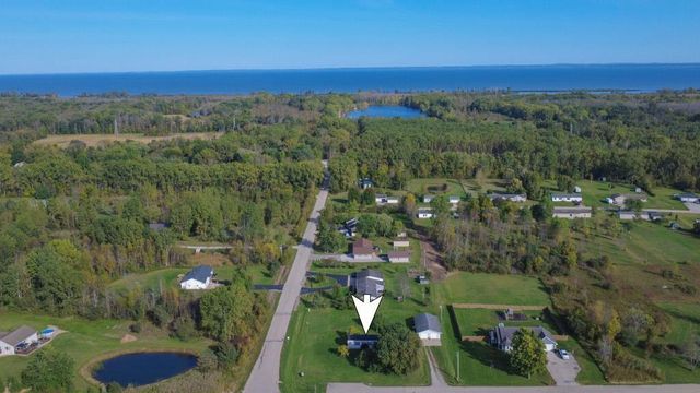 886 LILLY ROAD, Little Suamico, WI 54141