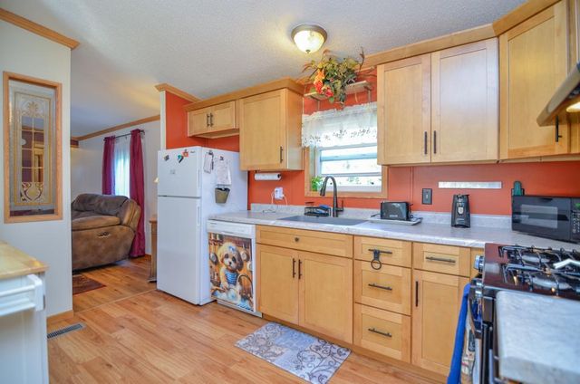 886 LILLY ROAD, Little Suamico, WI 54141