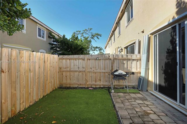 2432 SE 10th Ct, Homestead, FL 33035