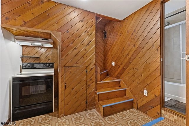 70 Robert St, Wharton Boro, NJ 07885