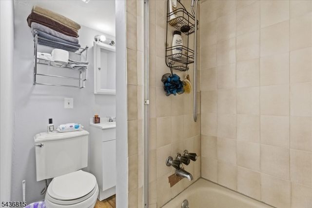 70 Robert St, Wharton Boro, NJ 07885