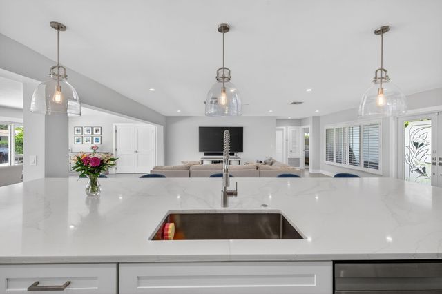 4460 NE 26th Avenue, Lighthouse Point, FL 33064