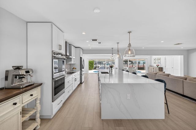 4460 NE 26th Avenue, Lighthouse Point, FL 33064