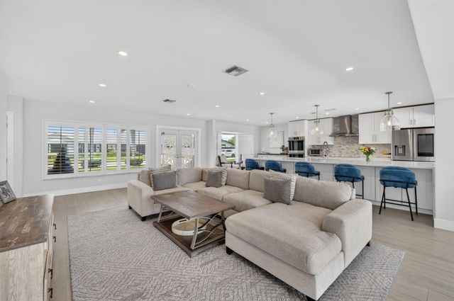 4460 NE 26th Avenue, Lighthouse Point, FL 33064