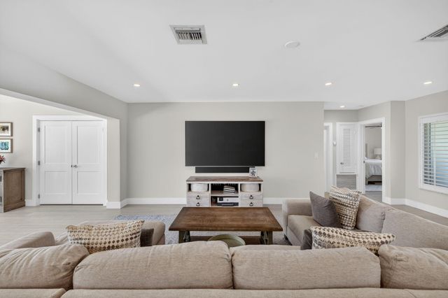 4460 NE 26th Avenue, Lighthouse Point, FL 33064